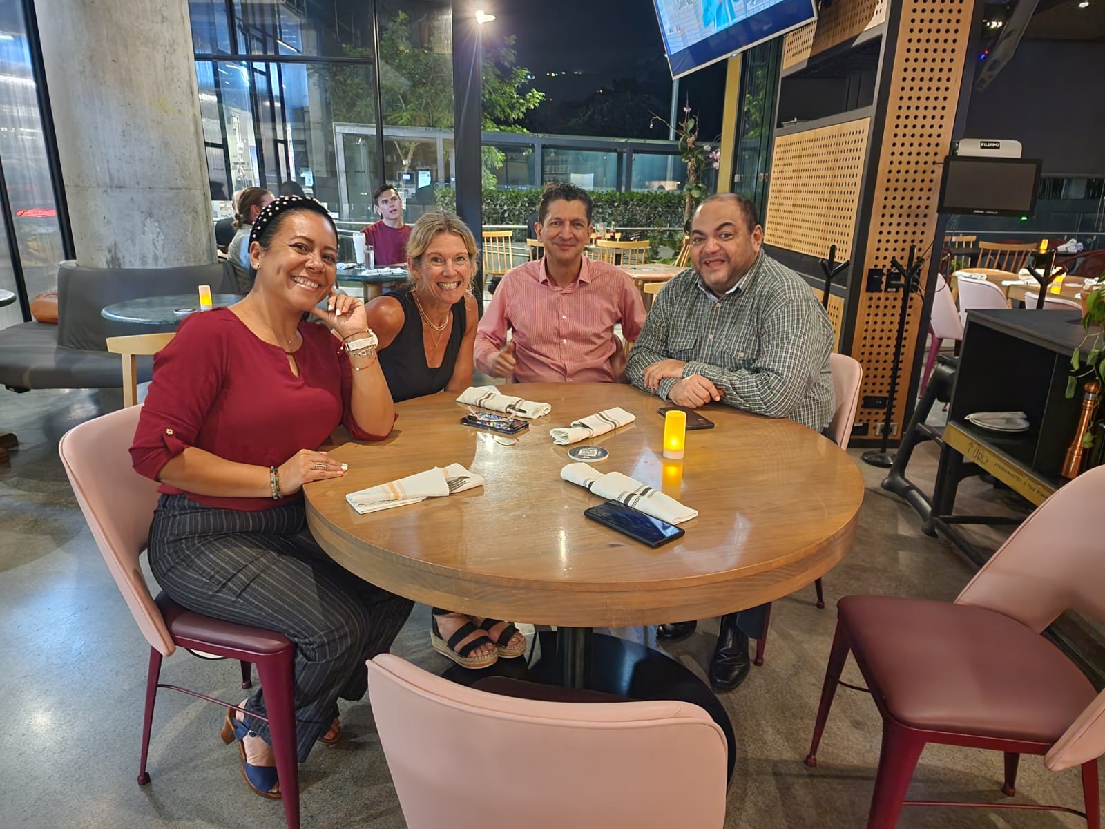 jessica-from-inflectra-at-dinner-with-karen-jeffrey-and-alvaro-from-developer007-full-technology-image